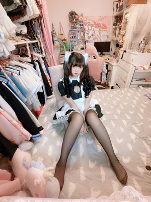 [COS Welfare] Two-dimensional beauty Furukawa kagura - black silk open chest cat ear maid