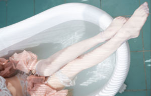 [Foto di COSER celebrità di Internet] Blogger di anime Salsa Guobaa con vasca da bagno