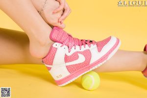 [丽柜LiGui] Model Yoona "Basketball Girl Badminton Series" Beautiful Legs and Jade Foot Photo Picture
