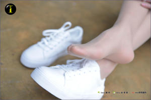 [Colección IESS Pratt & Whitney] 087 Modelo Jingjing "Mis pequeños zapatos blancos Interesante (Primer plano)"
