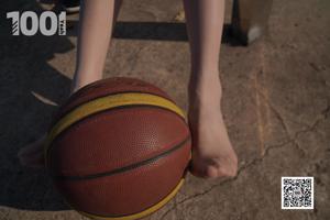 [IESS One Thousand and One Nights] Model: Strawberry "Playing Basketball with Girlfriend 4" Beautiful feet and silky feet