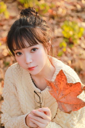 [Welfare COS] Cute girl Fushii_ Haitang - Autumn Girlfriend