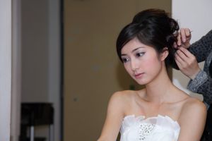 Belleza de temperamento taiwanés Emily "Hermoso vestido de novia blanco"