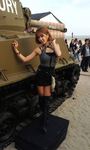 Zestaw zdjęć Xu Yunmei z „Busan World of Tanks”