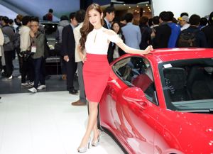 韩国车模崔星雅/崔星儿《车展红色套裙系列》图片合辑